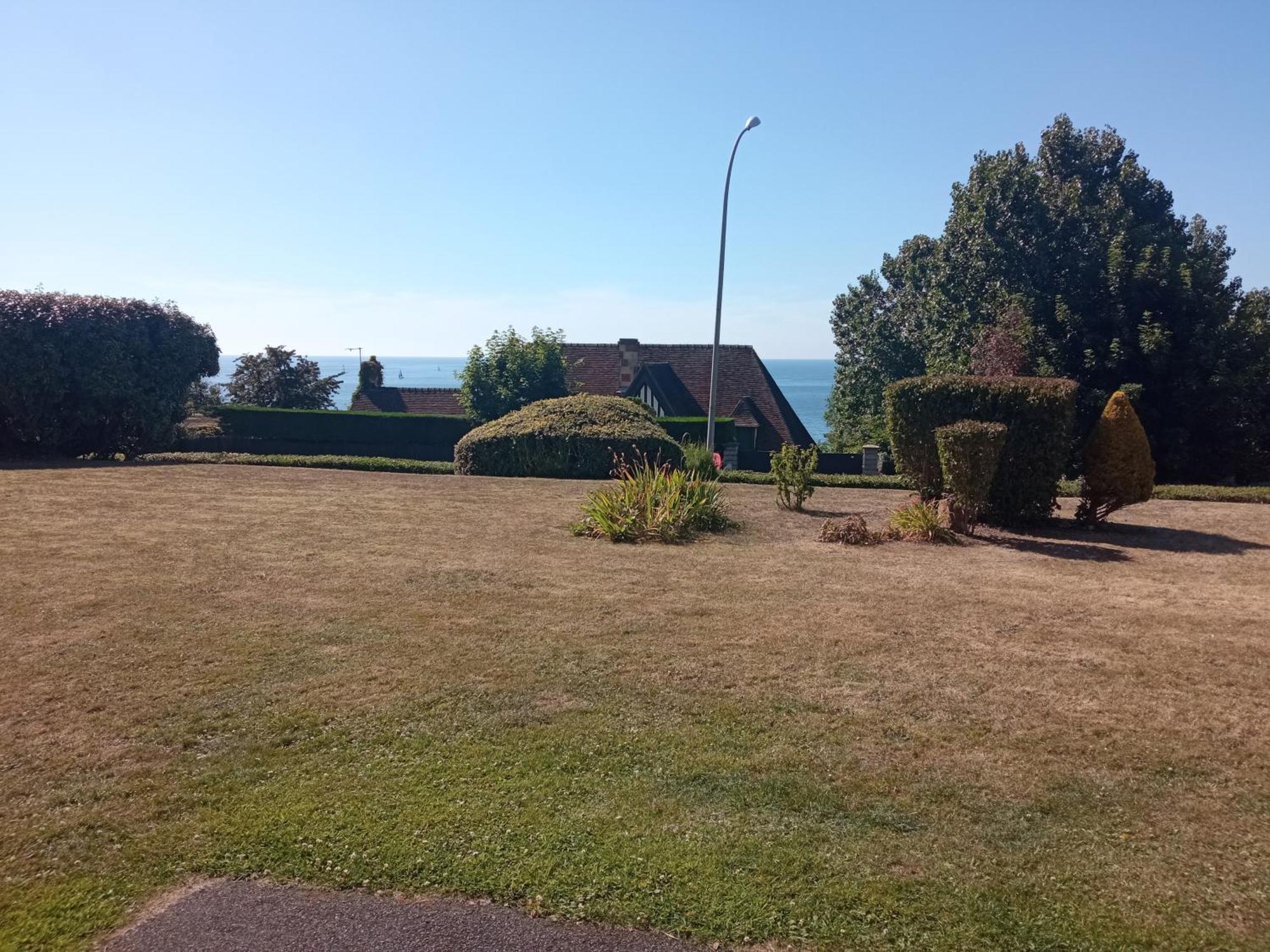 Appartement 45M2 - Proche Deauville - Vue Mer Бенервіль-сюр-Мер Екстер'єр фото